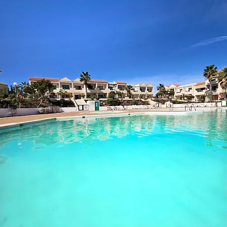 Torres Del Castillo 105 *